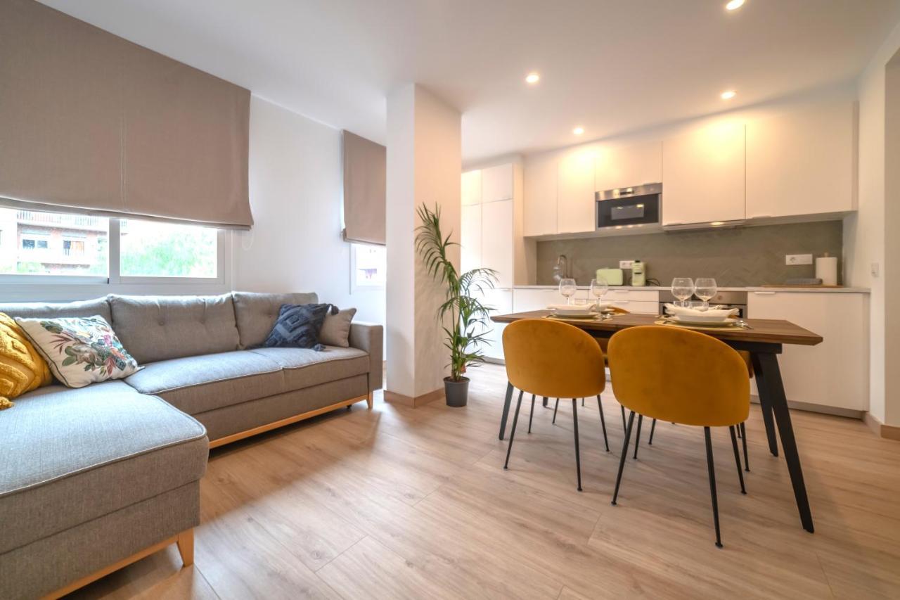 Soler Apartments サン・アドリア・デ・ベソス エクステリア 写真